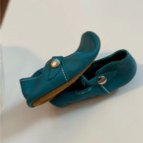 Size 6 mon petit shoes (peacock? ). - Picture 2 of 4
